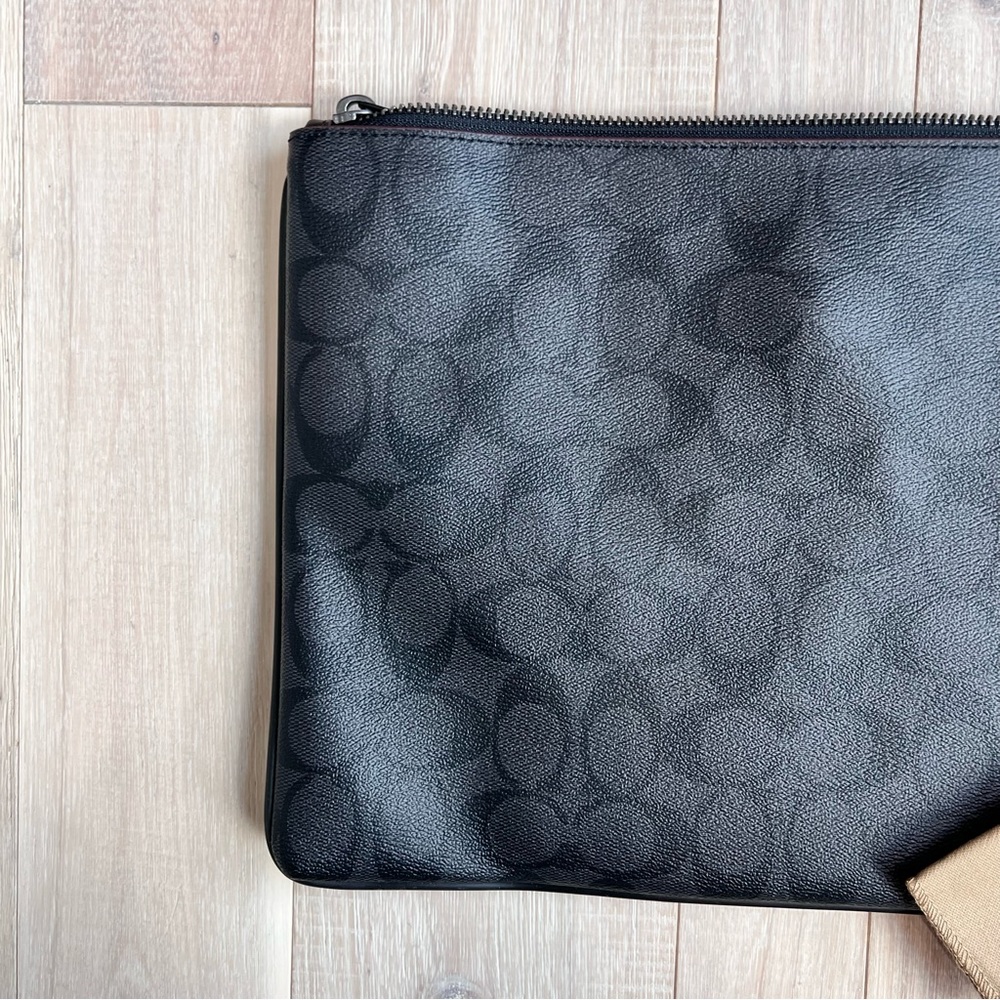 NWOT Coach Large Pouch Signature Canvas Shad - Picture 4 of 16